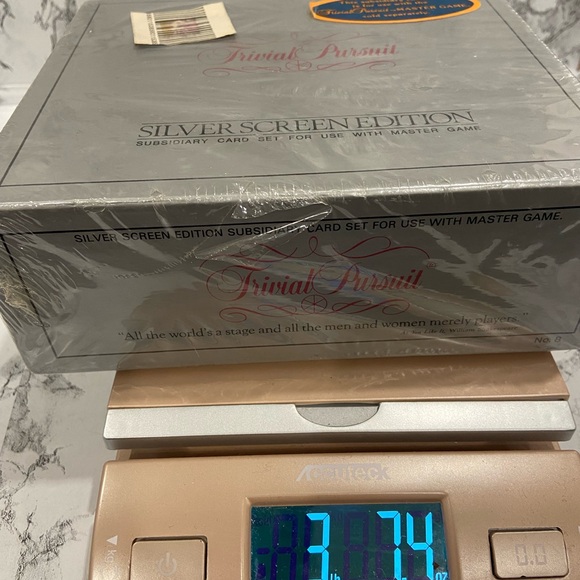 *NEW* Trivial Pursuit Sliver Screen Edition - Picture 3 of 4